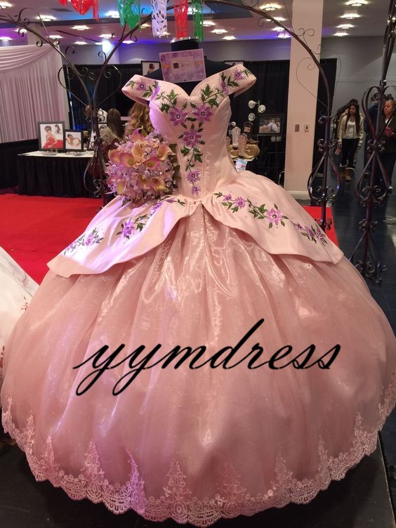 Pink Quinceanera Dresses Prom Dress Evening Wear Embroidery Masquerade Gowns 2019 Modest Fashion Sexy Occasion Birthday Party Real Image, Silver
Pink Quinceanera Dresses Prom Dress Evening Wear Embroidery Masquerade Gowns 2019 Modest Fashion Sexy Occasion Birthday Party Real Image, Silver