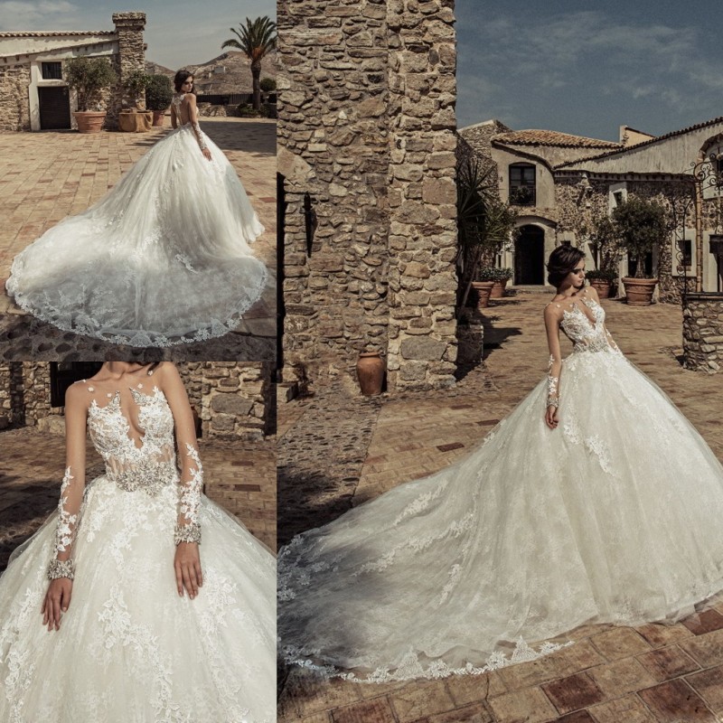Arab Dubai Lace Ball Gown Wedding Dresses Lace Applique Jewel Neck Beaded Crystal Vintage Bridal Dress Illusion Long Sleeve Wedding Gowns