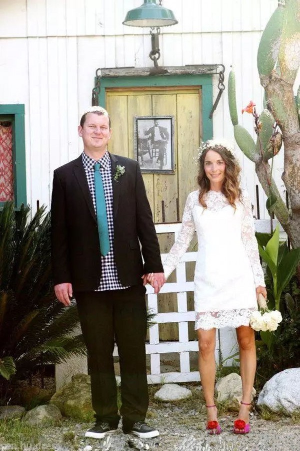 Fall 2018 Informal Short Wedding Dresses Jewel Neck Low Cut Back Long Sleeve Above Knee Length Full Lace Bridal Gowns