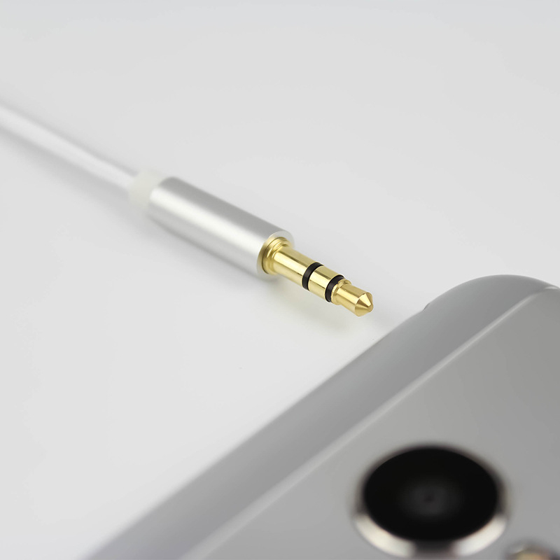 Aux Metal Cable 3.5mm to 3.5 mm Nylon Wire Gold-plated Plug Male to Male Audio Cable for Car Mobile Phone MP3 MP4 Headphone Speaker