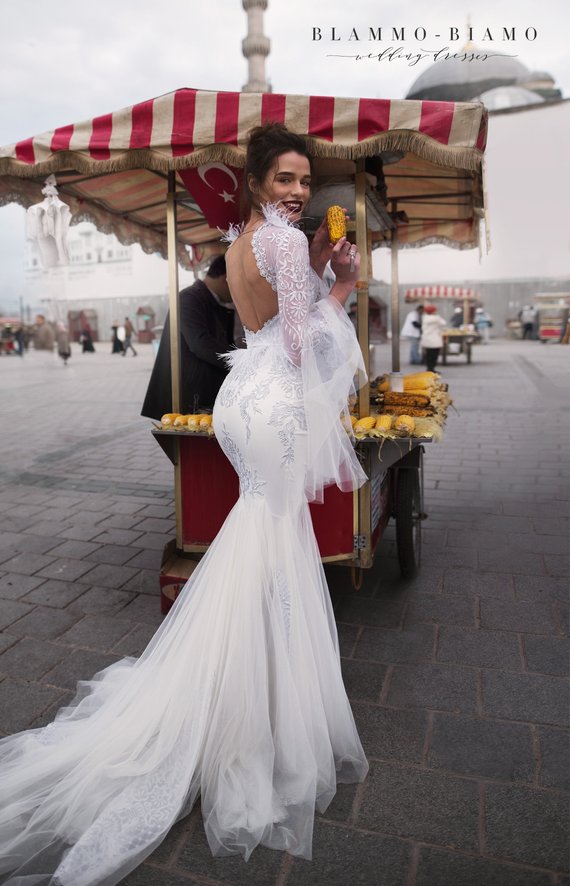 Elihav Sasson Mermaid Dresses Jewel Neck Backless Bridal Gowns Sweep Train Illusion Long Sleeve Wedding Dress Plus Size