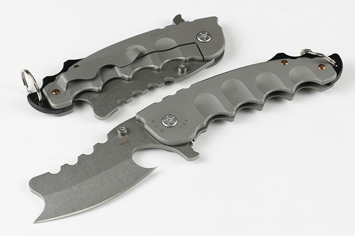 Special Flipper Knife D2 Satin Blade CNC Finish Steel Handle silvery anodizing Ball Bearing Fast Open Folding Knife Camping Tools
Special Flipper Knife D2 Satin Blade CNC Finish Steel Handle silvery anodizing Ball Bearing Fast Open Folding Knife Camping Tools