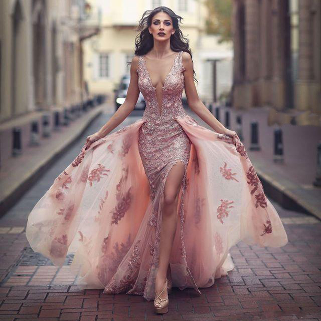 Saudi Arabic Overskirt Mermaid Evening Dresses New Design Blush Sheer Backless V Neck Appliques with Capes Long Prom Party Split Gowns