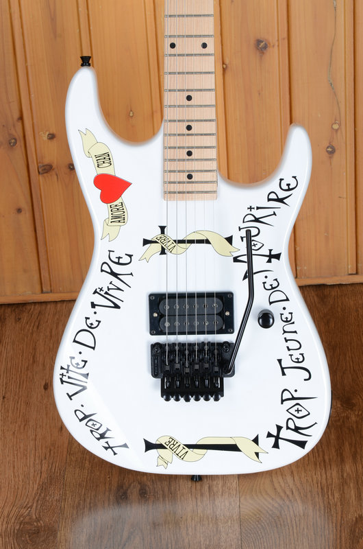 Rare Charv Warren Demartinni Frenchie San Dimas White ST Electric Guitar Black Floyd Rose Tremolo Tailpiece, Humbucker Single Coil Pickup
Rare Charv Warren Demartinni Frenchie San Dimas White ST Electric Guitar Black Floyd Rose Tremolo Tailpiece, Humbucker Single Coil Pickup