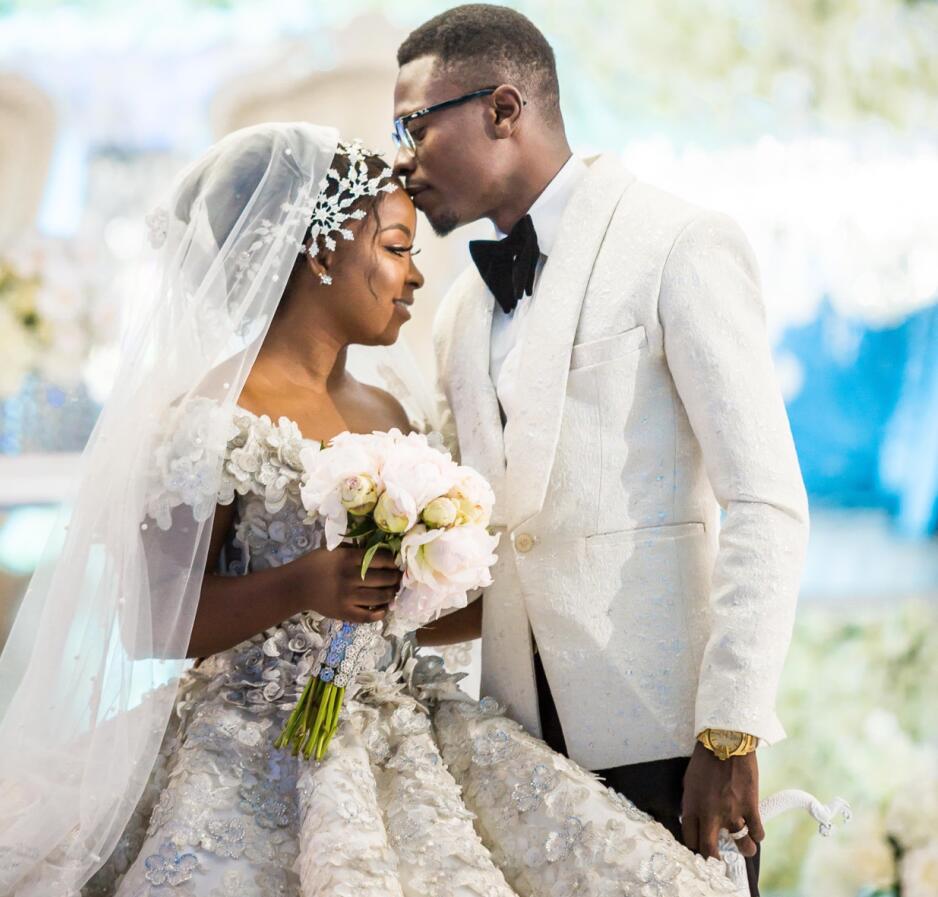 Gorgeous South African Princess Wedding Gown Off Shoulder Beaded 3D Floral Applique Ball Gown Bridal Dress Fabulous Dubai Wedding Dresses