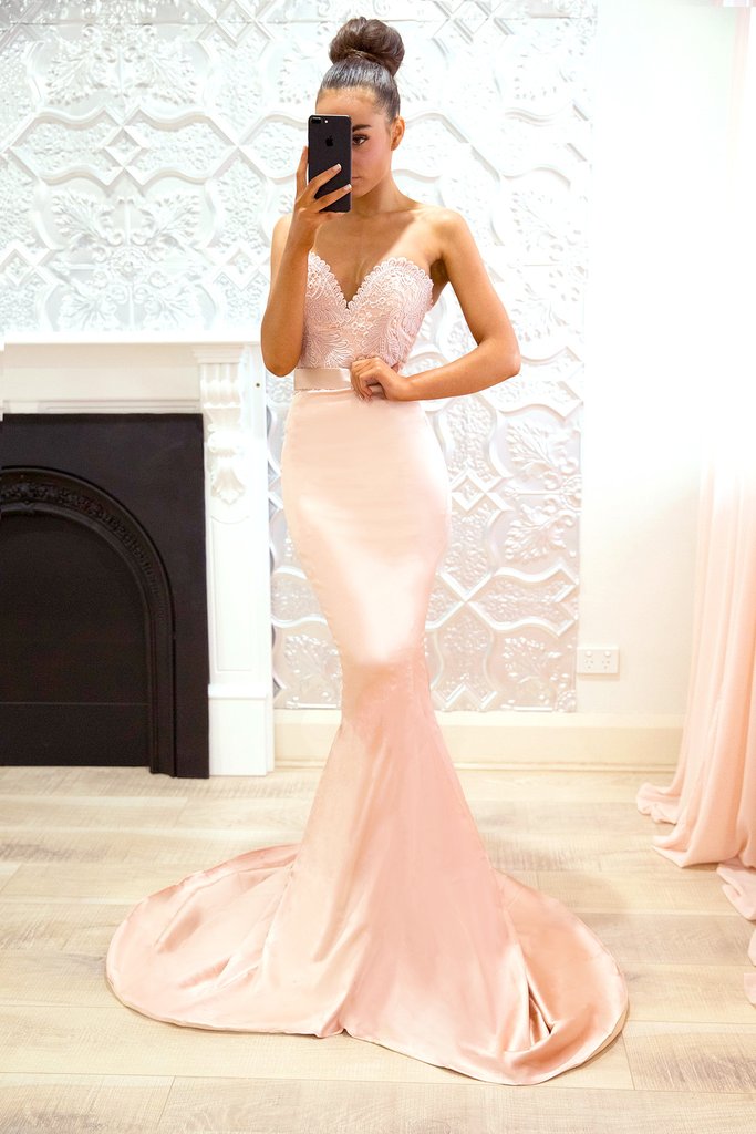 Mermaid Stylish Country Bridesmaids Dresses Long Sweetheart Necke Lace Wedding Guest Dress Sweep Train Satin Maid Of Honor Gowns