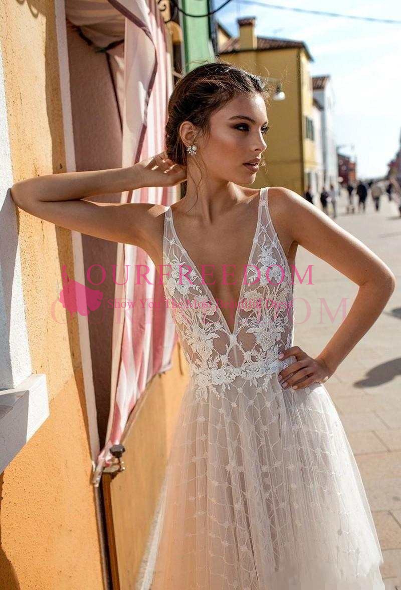 2019 Gali Karten Boho Beach Wedding Dresses Bridal Gowns Deep V Neck Lace Appliqued Tulle Floor Length Sexy Bridal Gowns, White
2019 Gali Karten Boho Beach Wedding Dresses Bridal Gowns Deep V Neck Lace Appliqued Tulle Floor Length Sexy Bridal Gowns, White