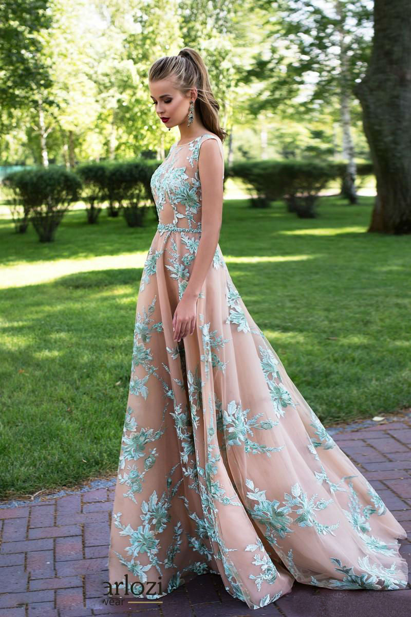 Daria Karlozi Vintage 2018 Prom Dress Sexy Backless Handmade Embroidery Beaded Design Prom Gowns A Line Floor Length Upscale Evening Dresses