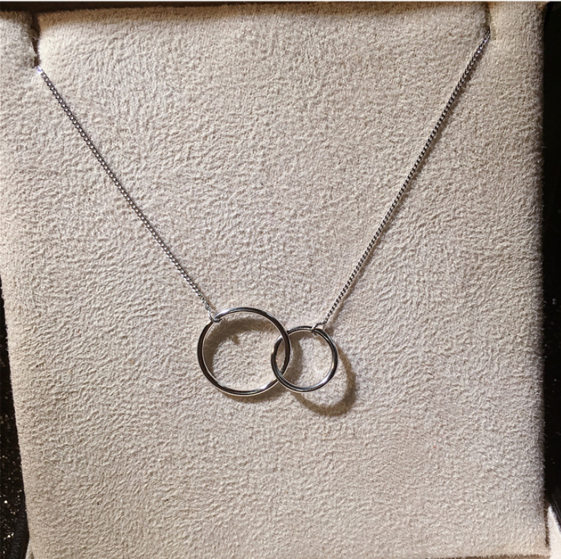 Sterg Double Circle Infinity Pendant Necklace for Women, Sier Eternity Bohemian Jewelry Clavicle Chain