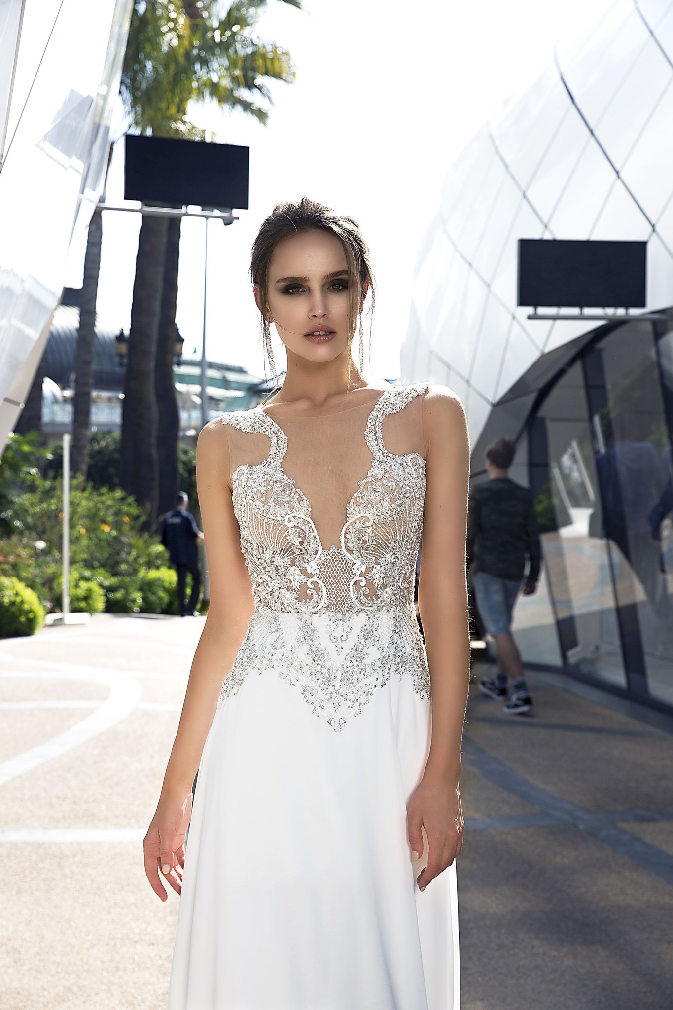 Illusion Boho Wedding Dresses High Side Split Jewel Neck Beaded Chiffon Lace Appliqued Rhinestone Beach Bridal Dress Sweep Train Wedding