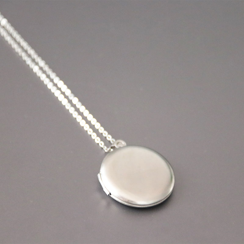 Everfast New Smooth Photo Frame Geometric Round Pendant Necklaces Stainless Steel Charms Locket Necklace Women Memory Jewelry SN072
Everfast New Smooth Photo Frame Geometric Round Pendant Necklaces Stainless Steel Charms Locket Necklace Women Memory Jewelry SN072