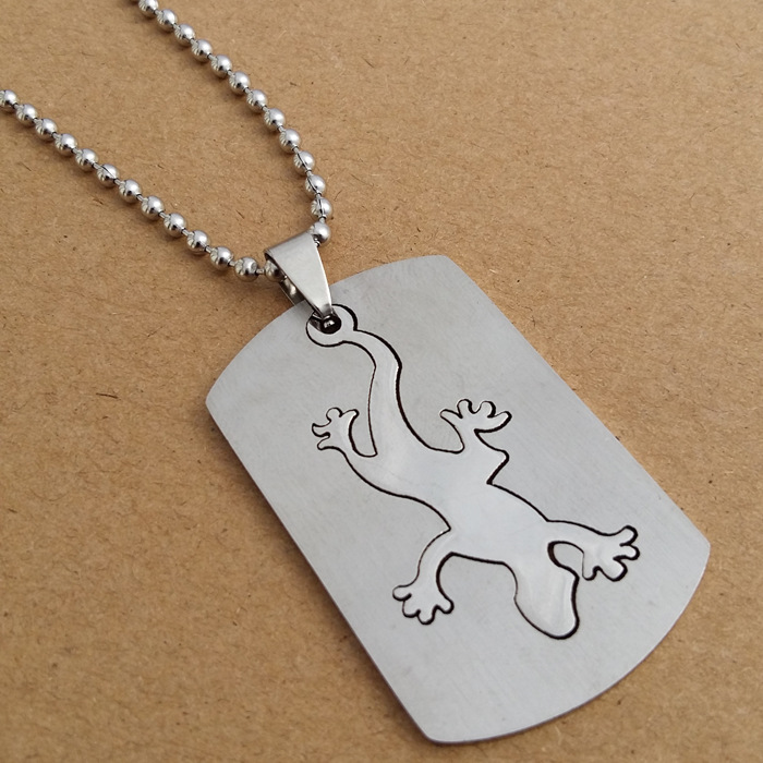 1pcs Stainless Steel Animal Gecko charm Necklace Lizard Chameleon Necklace Reptile Four-legged Snake Pendant Sweater Detachable Necklace