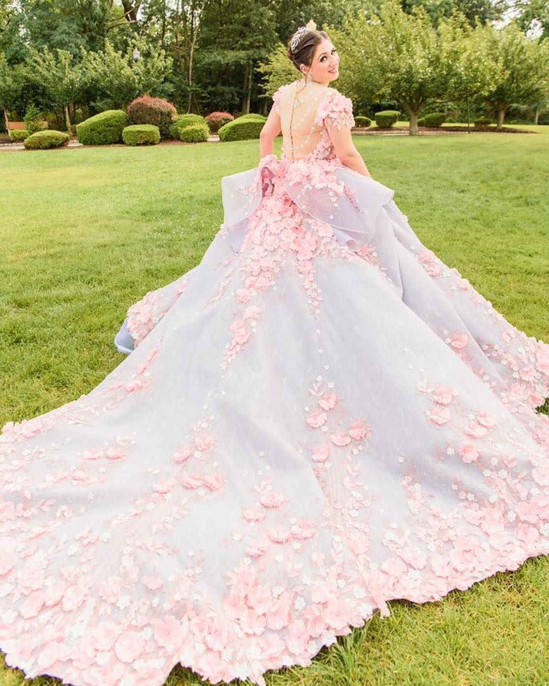 Fairy Charming Lace Wedding Dress Crystal Beads 3D Floral Appliques Short Sleeve Bridal Gown Custom Made Plus Size Princess Wedding Dresses