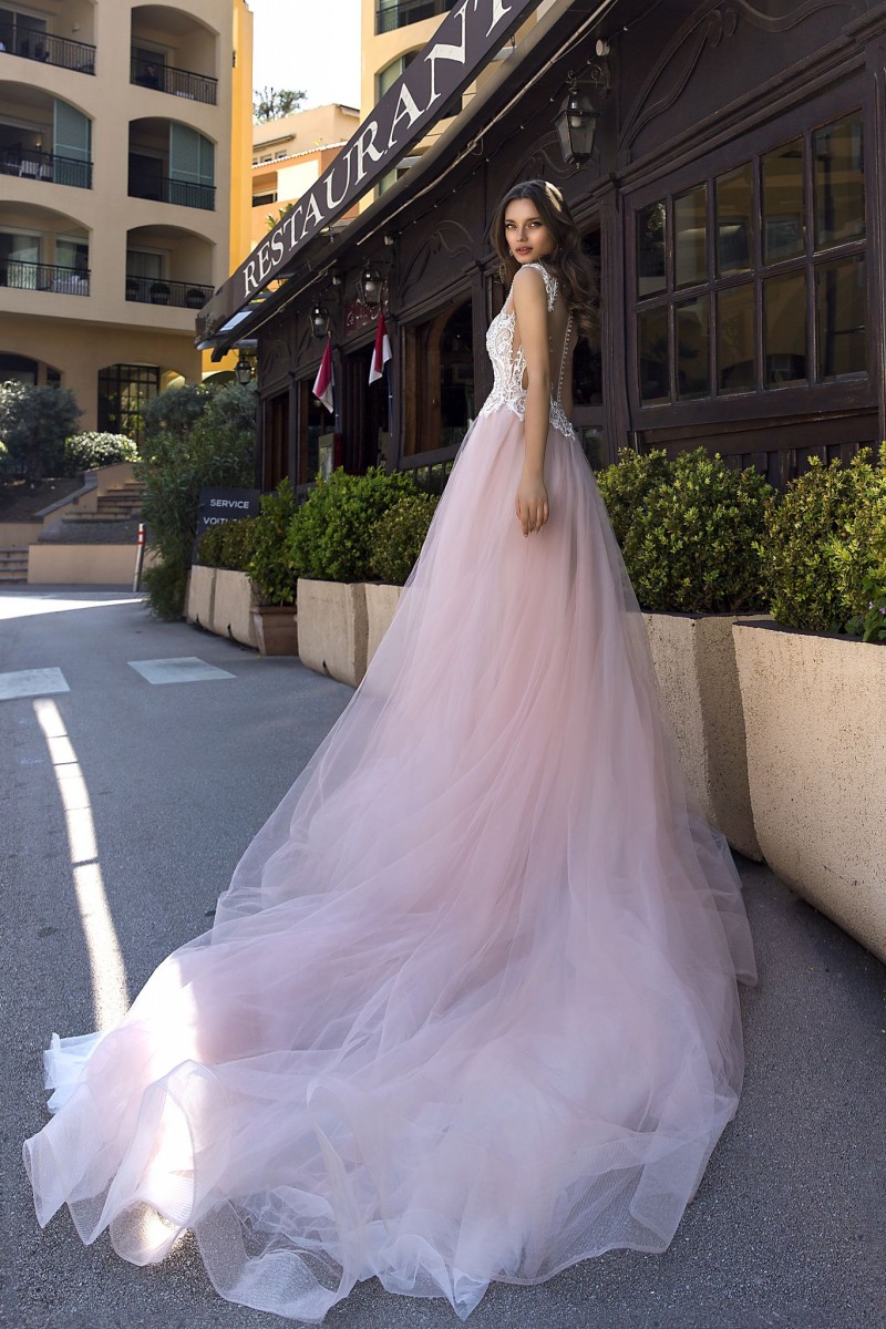 Tina Valerdi 2019 Wedding Dresses Blush Pink Lace Appliqued Sexy Illusion Bodice V Neck Cheap Plus Size Bridal Gowns