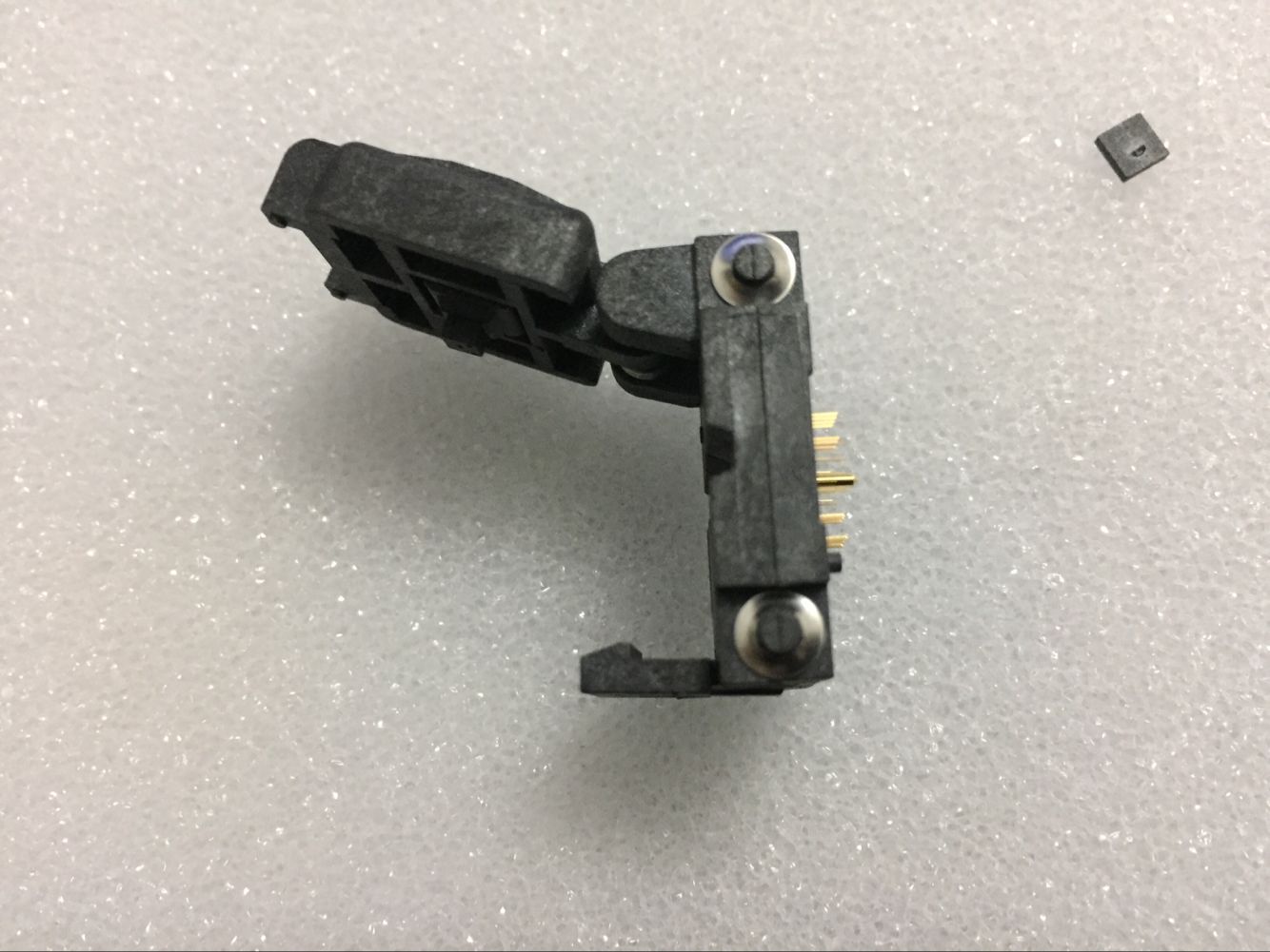 Plastronics ic test socket 28QN50TS14040 QFN28 DFN58 0.5mm Pitch 4x4mm burn in socket