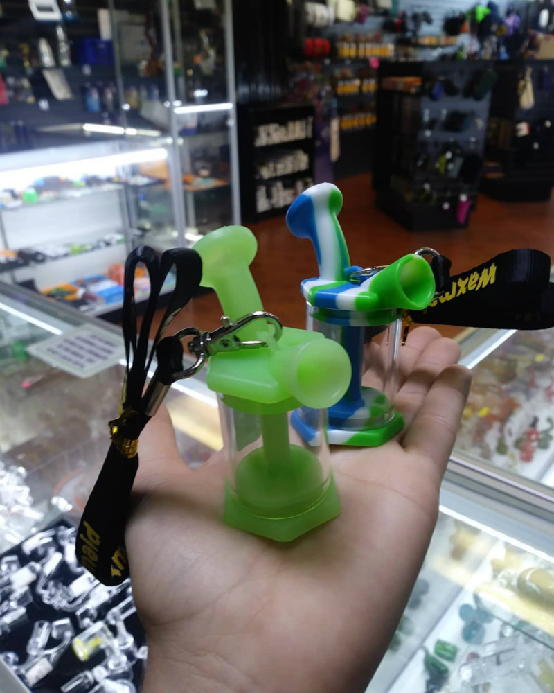 Glass Bong Silicone Bong Waxmaid 3 Inch Platinum Cured Silicone Blunt Bubbler Glass Mini Bubbler for Dry Herb Joint
Glass Bong Silicone Bong Waxmaid 3 Inch Platinum Cured Silicone Blunt Bubbler Glass Mini Bubbler for Dry Herb Joint