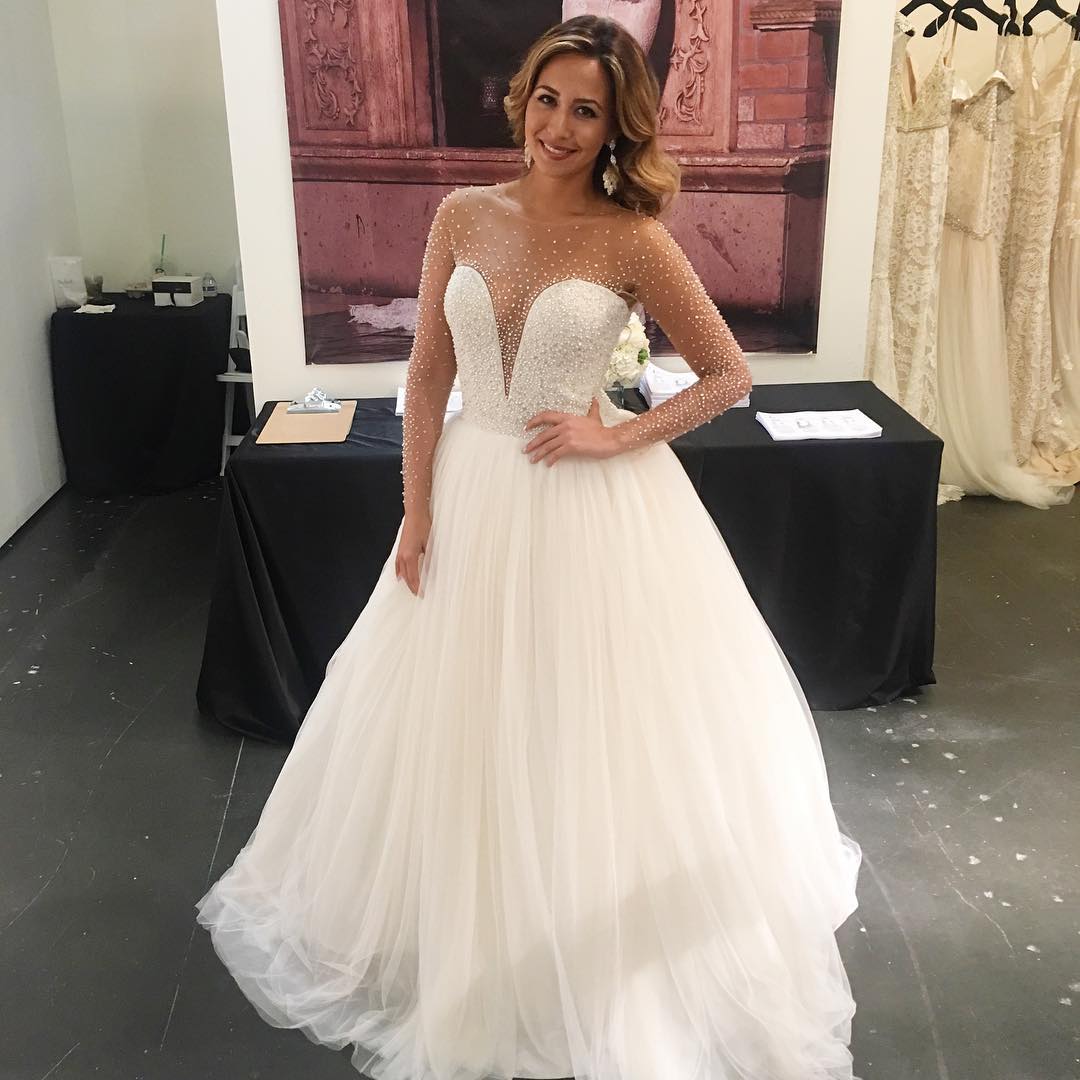 Chic Beaded Wedding Dresses With Long Sleeves Sheer Plunging Neck Bridal Gowns A Line Vestido De Novia Sweep Train Sequined Wedding Dress, Same as image
Chic Beaded Wedding Dresses With Long Sleeves Sheer Plunging Neck Bridal Gowns A Line Vestido De Novia Sweep Train Sequined Wedding Dress, Same as image