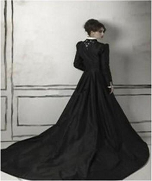 Gothic Black and White Mermaid Wedding Dresses with Long Sleeves Coat Sweetheart Trumpet Chapel Train Satin and Lace Bridal Gowns 2 in 1