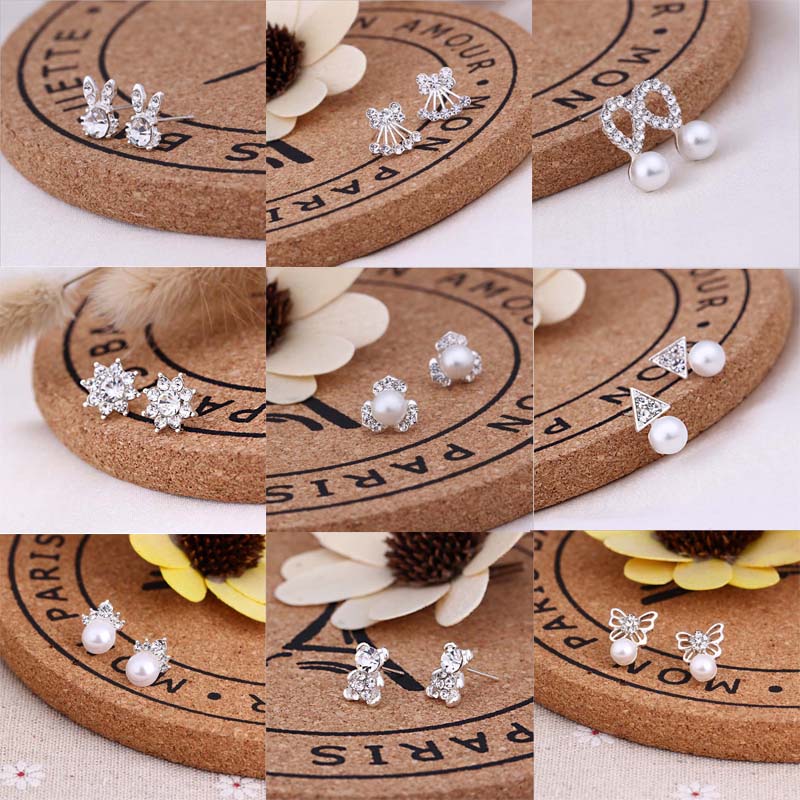 100Pairs/Set Silver Charm Color Flower Hollow Stud Earring Vintage Crystal Simulated Pearl Earrings Set For Women Wedding Jewelry, Golden
100Pairs/Set Silver Charm Color Flower Hollow Stud Earring Vintage Crystal Simulated Pearl Earrings Set For Women Wedding Jewelry, Golden