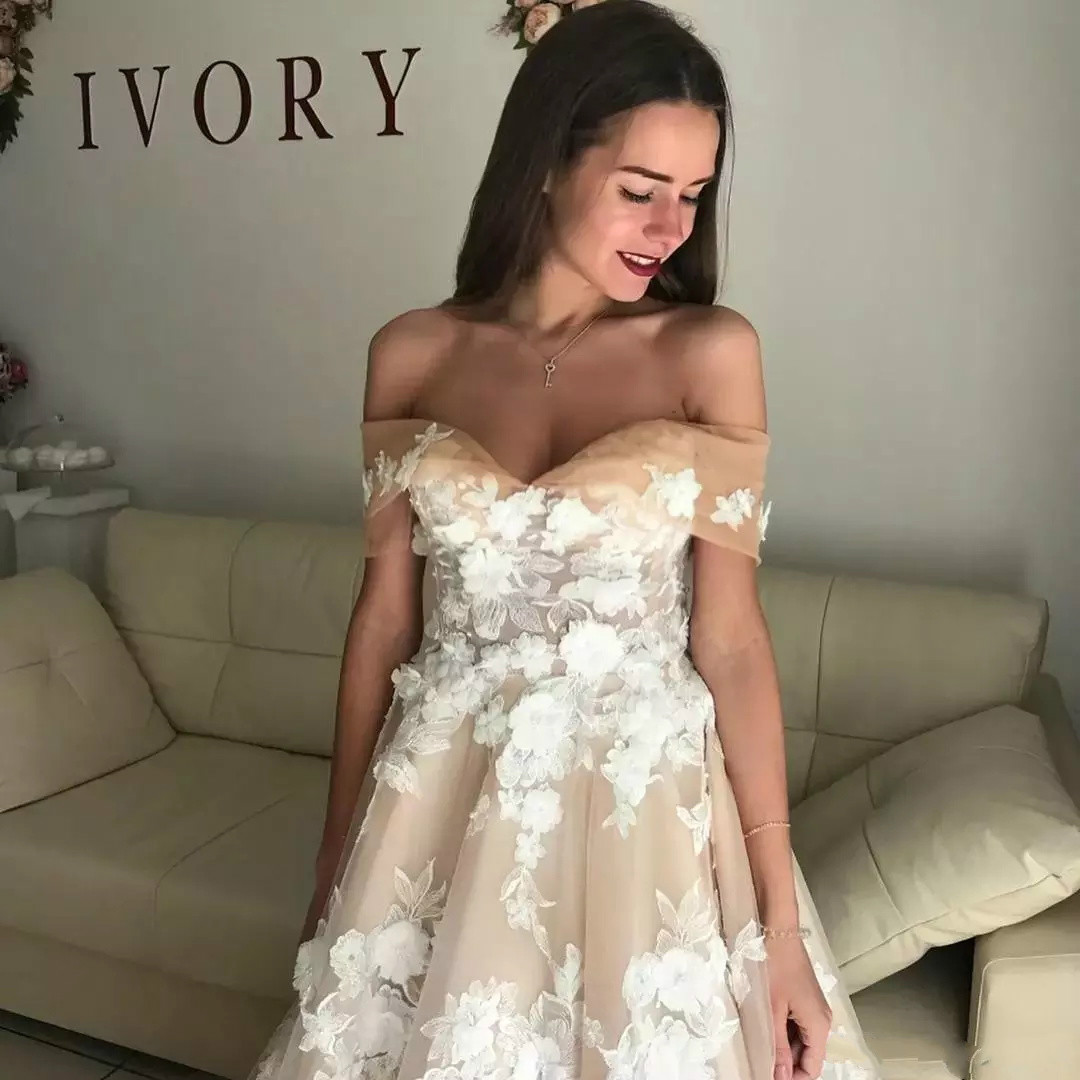 Off The Shoulder Country Wedding Dresses A Line Lace Appliqued Lace Up Back Champagne Beach Bridal Dress Sweep Train Plus Size Wedding Gowns
