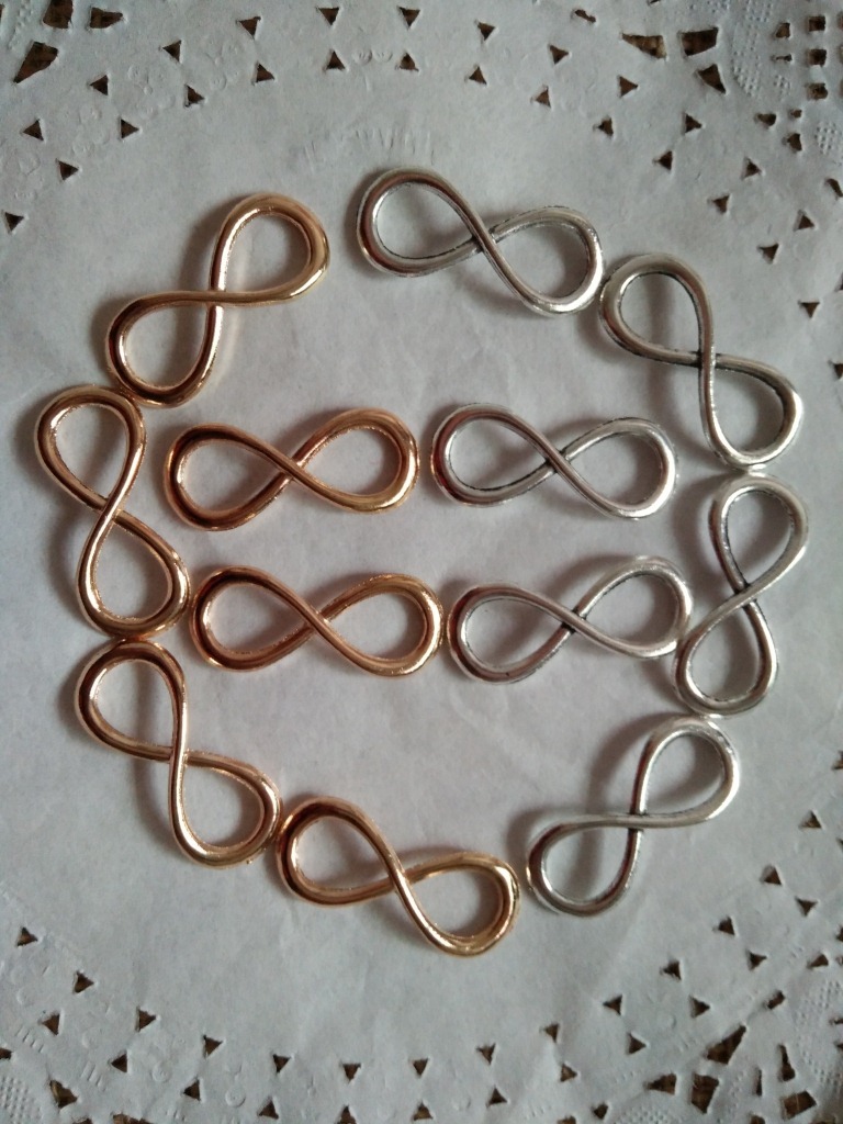 30x12mm Gold silvery Curved SideWays Smooth Metal Infinity / eight 8 Connector Charm Beads making Bracelet
30x12mm Gold silvery Curved SideWays Smooth Metal Infinity / eight 8 Connector Charm Beads making Bracelet
