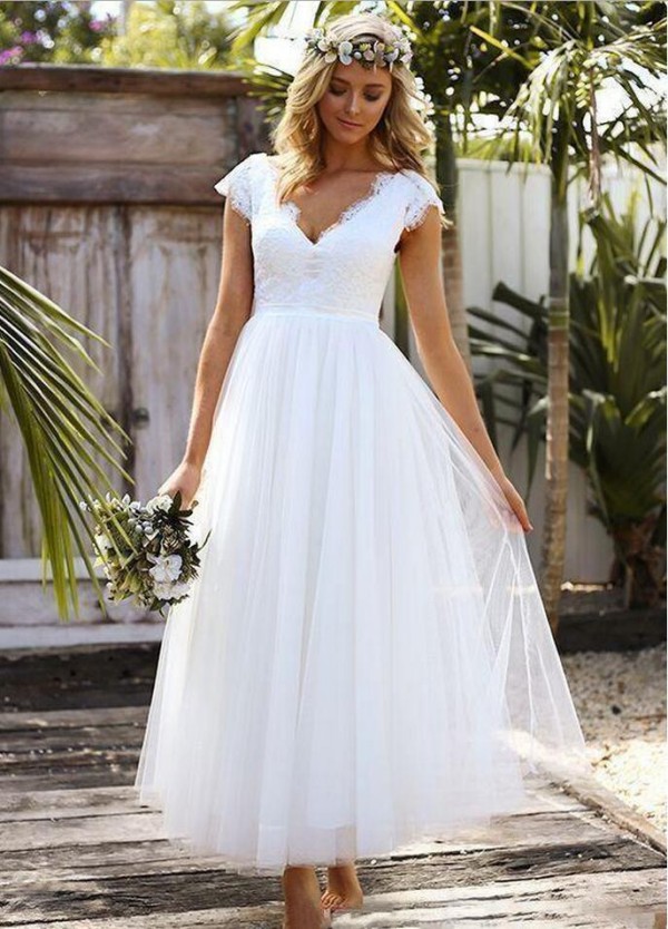 2018 New Boho Short Wedding Dresses Scalloped V Neck Capped Sleeves A Line Ankle Length White Lace and Tulle Beach Country Bridal Dresses
