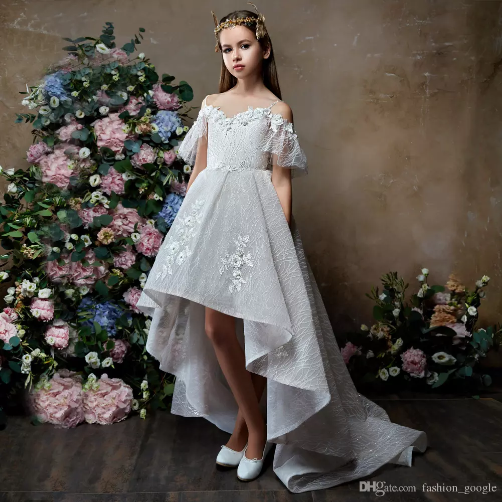 Hi Lo Flower Girls Dresses 2019 Off Shoulder Kids Wedding Gowns Lace First Communion Dress for Little Girls Handmade Flowers Birthday Dress