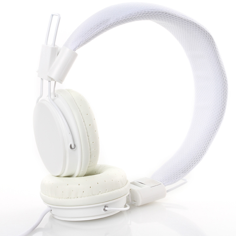 Classic wired control HD voice music game bass stereo denoise computer mobilephone headphone lightness of material suitable for children
Classic wired control HD voice music game bass stereo denoise computer mobilephone headphone lightness of material suitable for children