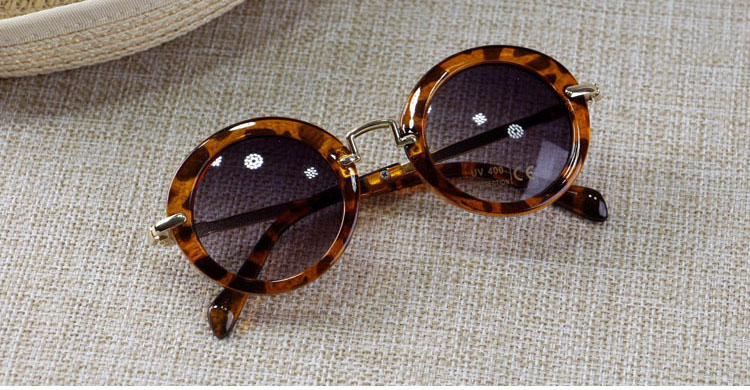 2018 Sunglasses for Kids Round Vintage Sun Glasses Boys Girls Designer Adumbral Fashion Children Summer Beach Sunblock Accessories Z11 H260130