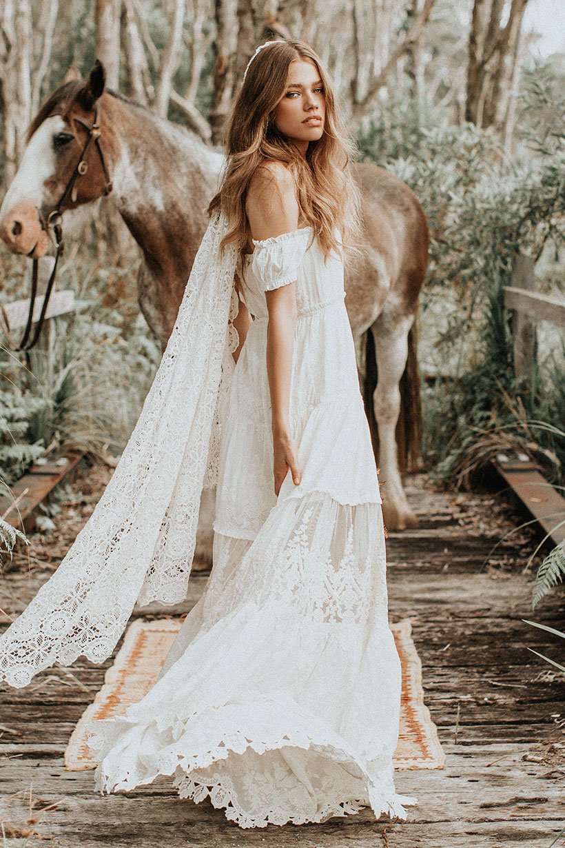 Bohemian Dresses Off The Shoulder Sweep Train Appliqued Custom Made Boho Beach Wedding Dress Plus Size Summer Bridal Gowns
