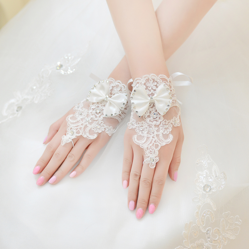 High Quality Real Image Bridal Gloves Short Wrist Length Lace Applique Rhinestone Bow Design Bridal Accessories
