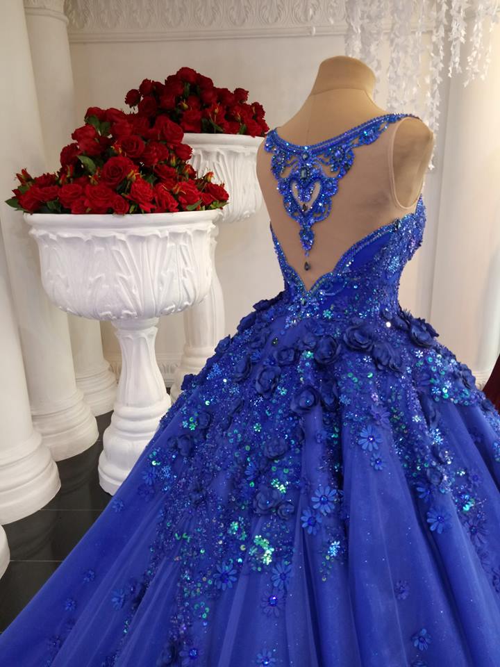 Royal Blue Ball Gown Prom Dresses 3D Floral Appliqued Lace Jewel Neck Evening Gowns Chapel Train Formal Pageant Party Dress