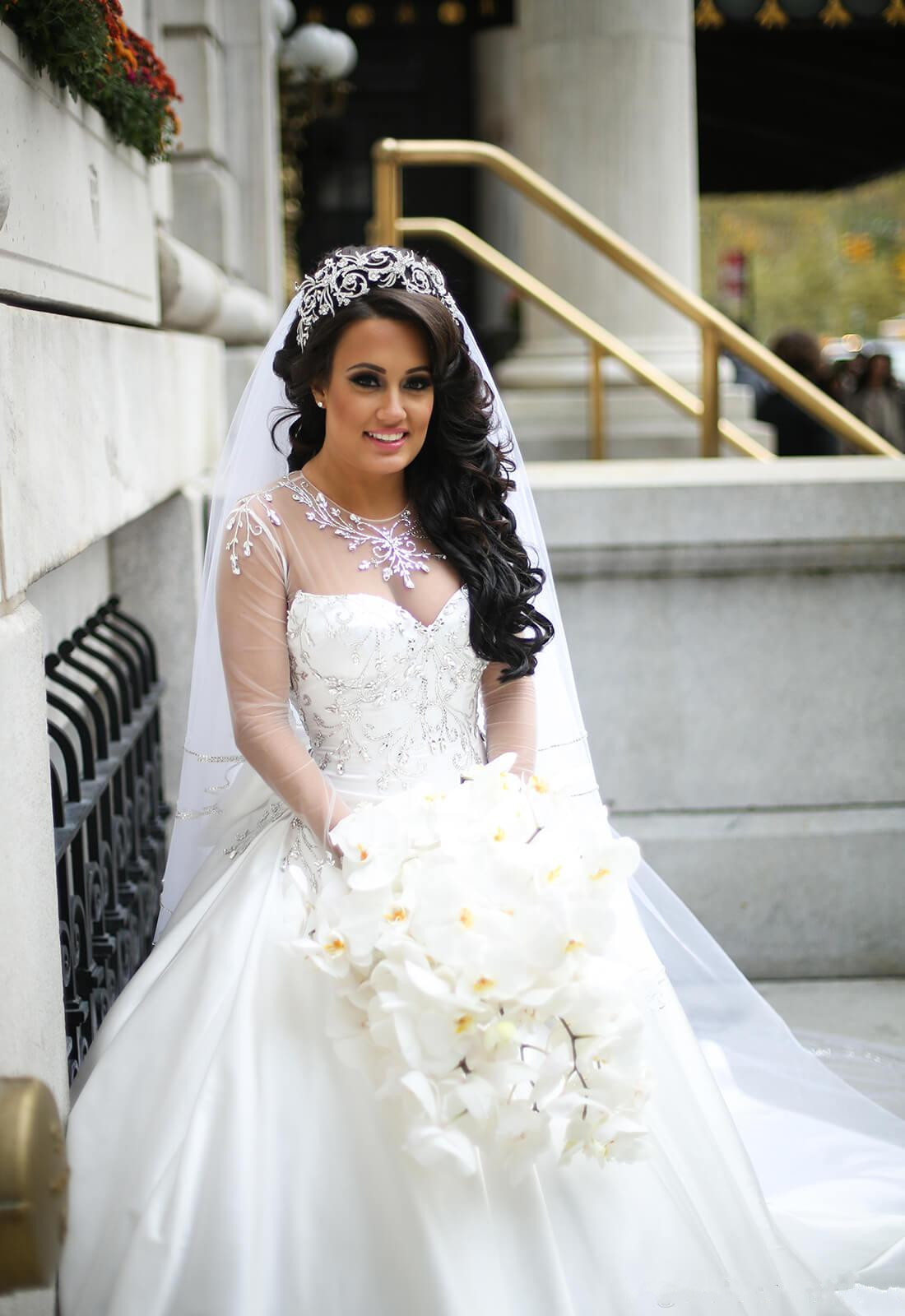 Luxury Queen 2019 Ball Gown Wedding Dresses Beads Plus Size Long Sleeves Bridal Gowns Country Sweep Train Satin Wedding Dress