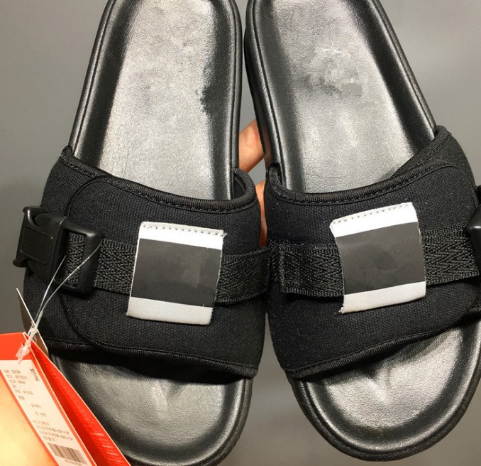 Brand NB Slippers Beach Sandals Black Samurai Single Buckle Couple Slippers Men Sandals Tide Brand Women Sandals Slippers male Slipper
Brand NB Slippers Beach Sandals Black Samurai Single Buckle Couple Slippers Men Sandals Tide Brand Women Sandals Slippers male Slipper