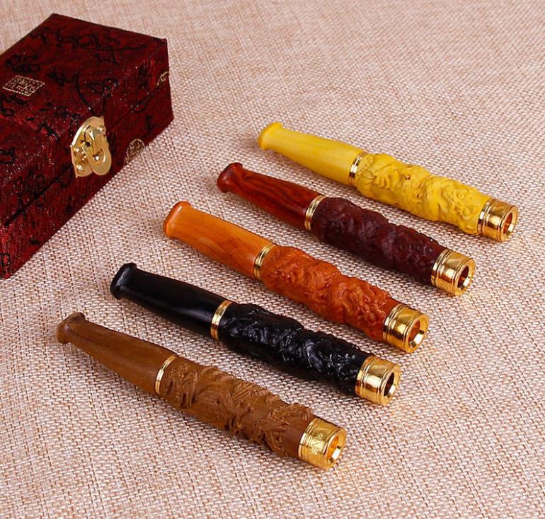 Wood carving sandalwood cigarette holder can clean tie rod filter solid wood cigarette holder craft gift smoking set
Wood carving sandalwood cigarette holder can clean tie rod filter solid wood cigarette holder craft gift smoking set