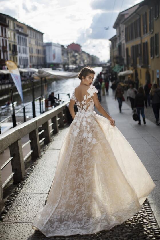 Gorgeous Mermaid Wedding Dresses With Detachable Train Jewel Neck Short Sleeves Lace Appliques Country Bridal Dress Plus Size Wedding Dress