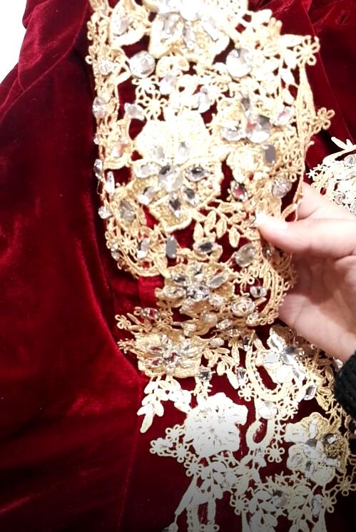 Sexy Burgundy Evening Dress Side Split Sweep Train Gold Applique with rhinestones Prom Gowns Custom Made Elastic Satin/Velvet Evening Gowns