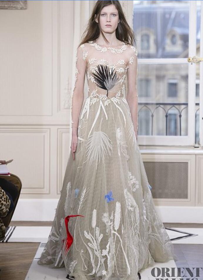 Dreamy Prom Dresses With Embroidery Illusion Sheer Tulle Long Sleeve Formal Dress Evening Party Wear Sweep Train Plus Size Evening Gowns