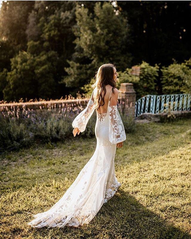 Bohemian Lace Wedding Dresses 2019 Illusion Long Sleeve Hippie Style Boho Bridal Gowns Fashion Beach Vestido De Noivas Sexy Backless Dress