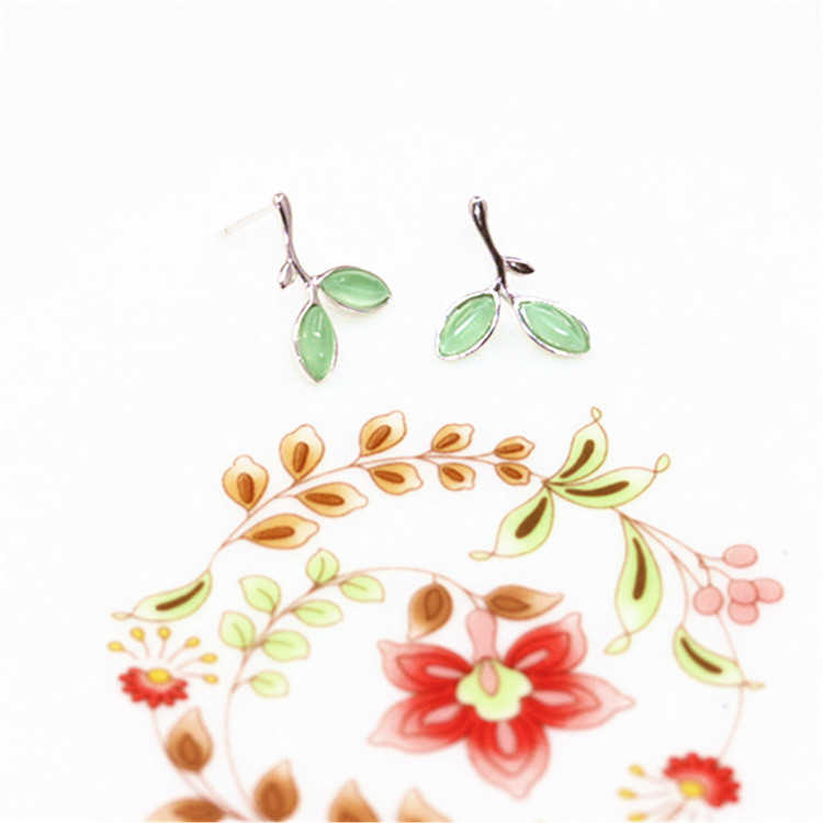 Brand new 925 sterling silver fashion jewelry cute leaves stud earrings with green aventurine stones for women's gift free shipping