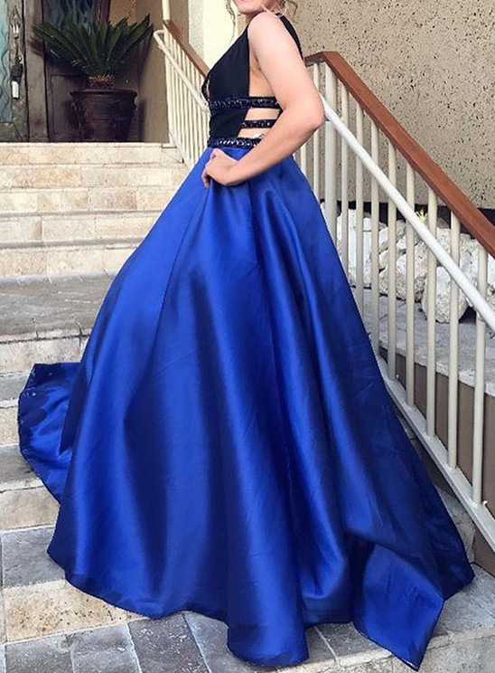 Sexy Royal Blue Prom Dresses with Side Pockets High Quality Satin Black Top with Beads 2018 New Arrival Evening Dresses Cutaway Sides, Same as picture
Sexy Royal Blue Prom Dresses with Side Pockets High Quality Satin Black Top with Beads 2018 New Arrival Evening Dresses Cutaway Sides, Same as picture