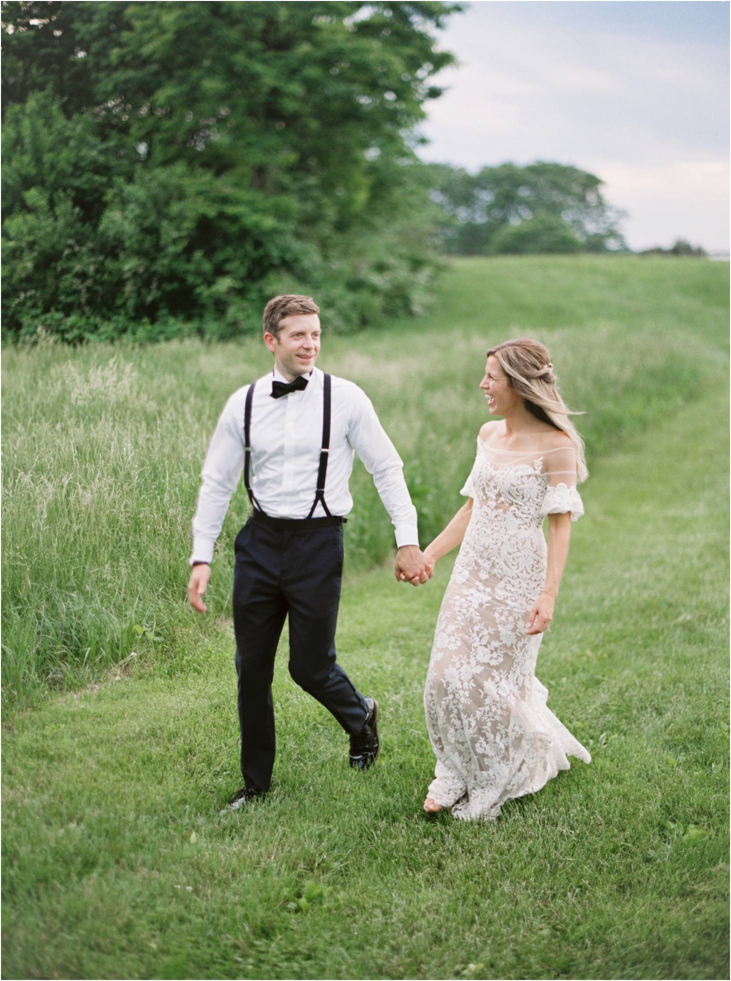 2019 Mermaid Wedding Dresses Off The Shoulder Sweep Train Lace Appliques Short Sleeve Beach Bridal Gowns Garden Boho Country Wedding Dress