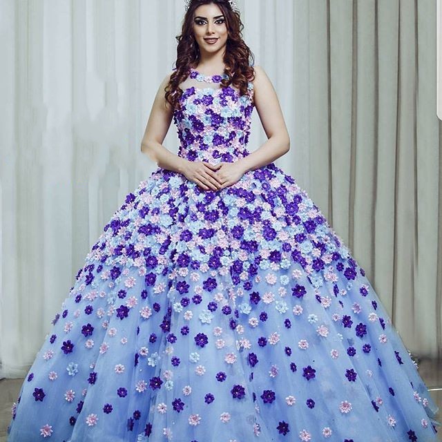 Gorgeous 3D-Petals Evening Dresses Jewel Neck Sleeveless Fluffy Tulle Ball Gown Party Dress Stunning Saudi Arabia Celebrity Evening Gowns