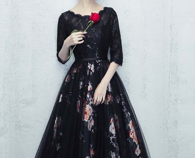 Stunning Black Lace Evening Dresses Scoop Three Quarter Sleeves Floor Length Zipper Back Prom Dresses Floral Printing Evening Gowns Cheap
Stunning Black Lace Evening Dresses Scoop Three Quarter Sleeves Floor Length Zipper Back Prom Dresses Floral Printing Evening Gowns Cheap