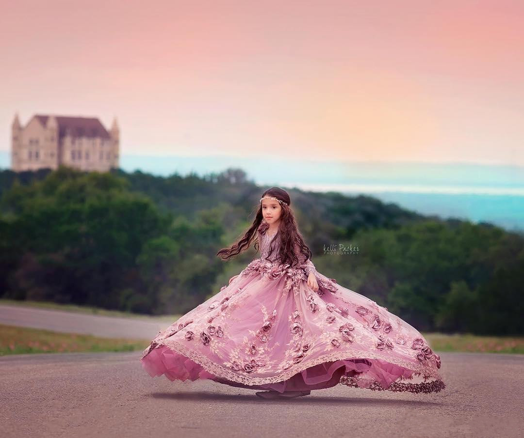 Luxury Girls Pageant Dress With 3D Flowers Sparkly Sequin Beads Long Sleeves Flower Girl Dresses Fluffy Applique Ball Gown Birthday Dress