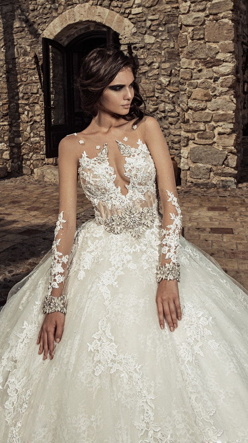 Arab Dubai Lace Ball Gown Wedding Dresses Lace Applique Jewel Neck Beaded Crystal Vintage Bridal Dress Illusion Long Sleeve Wedding Gowns