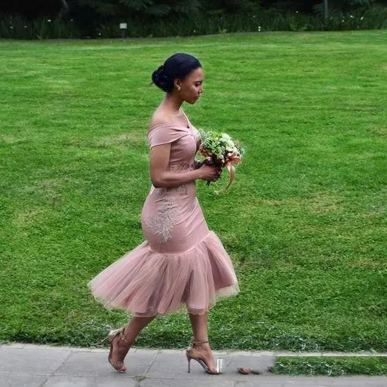 Elegant Pale Mauve Off The Shoulder Bridesmaid Dresses Applique Tea Length Mermaid Wedding Guest Dresses Maid Of Honor Gowns Cocktail Dress