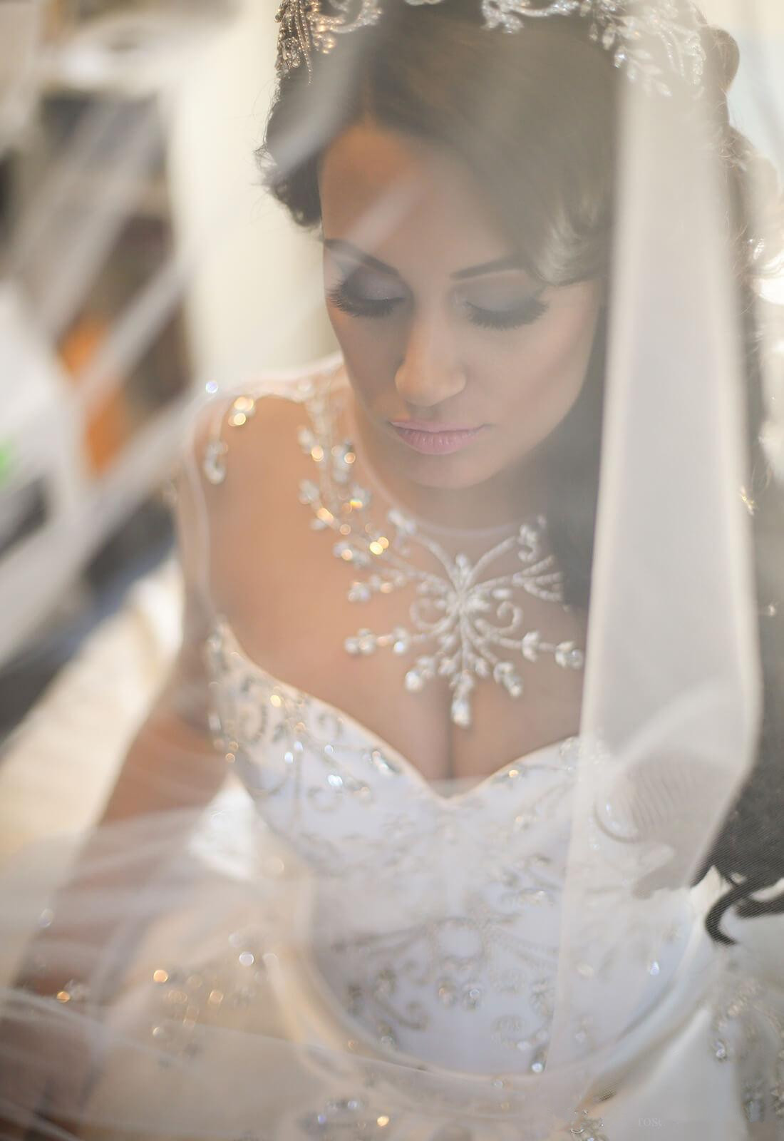 Luxury Queen 2019 Ball Gown Wedding Dresses Beads Plus Size Long Sleeves Bridal Gowns Country Sweep Train Satin Wedding Dress