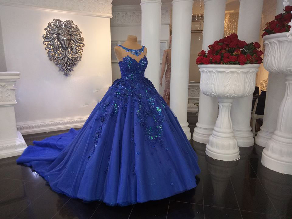 Royal Blue Ball Gown Prom Dresses 3D Floral Appliqued Lace Jewel Neck Evening Gowns Chapel Train Formal Pageant Party Dress