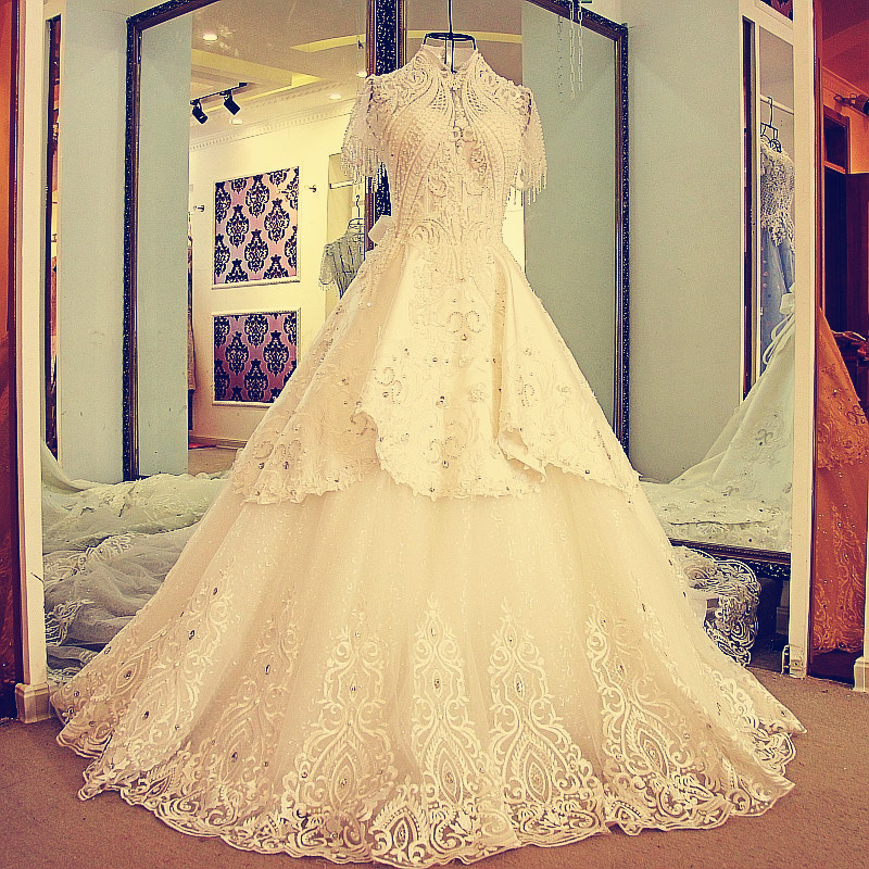 Evening dress Yousef aljasmi Kim kardashian Puffy sleeves Stand Neck Appliqued Beaded Ball gown Aloda gianninaazar ZuhLair murad Ziadnakad, Ivory
Evening dress Yousef aljasmi Kim kardashian Puffy sleeves Stand Neck Appliqued Beaded Ball gown Aloda gianninaazar ZuhLair murad Ziadnakad, Ivory